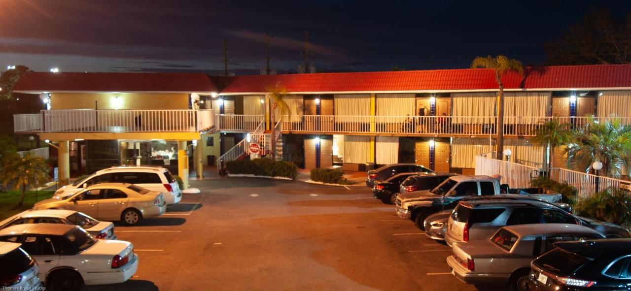 Express Inn & Suites - 5 Miles From St Petersburg Clearwater Airport Εξωτερικό φωτογραφία