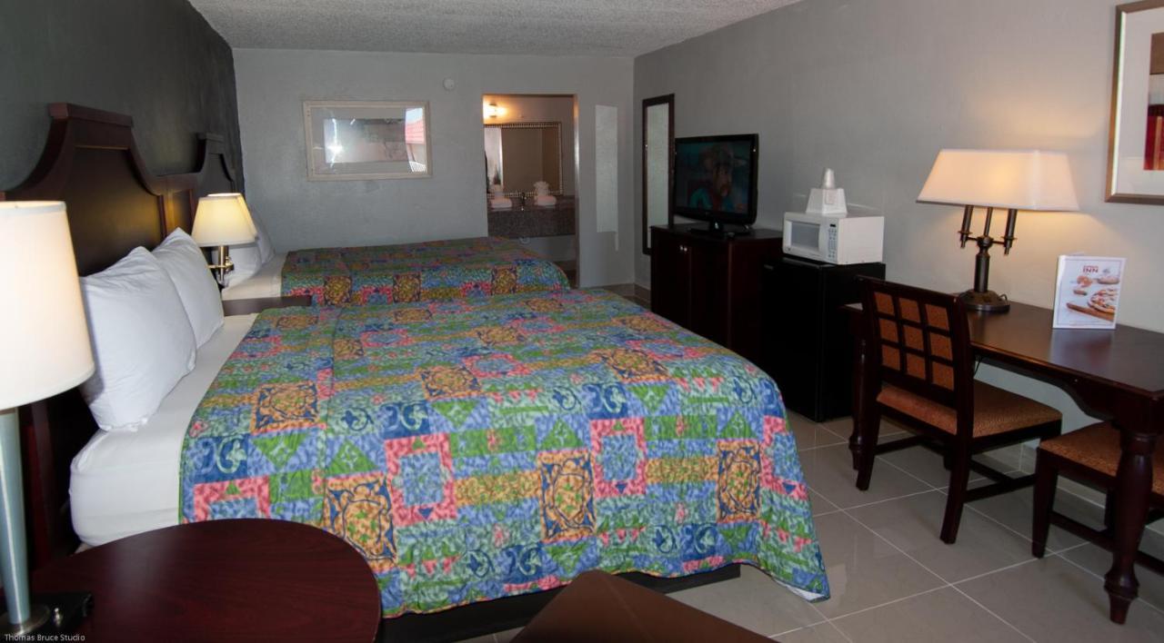 Express Inn & Suites - 5 Miles From St Petersburg Clearwater Airport Εξωτερικό φωτογραφία