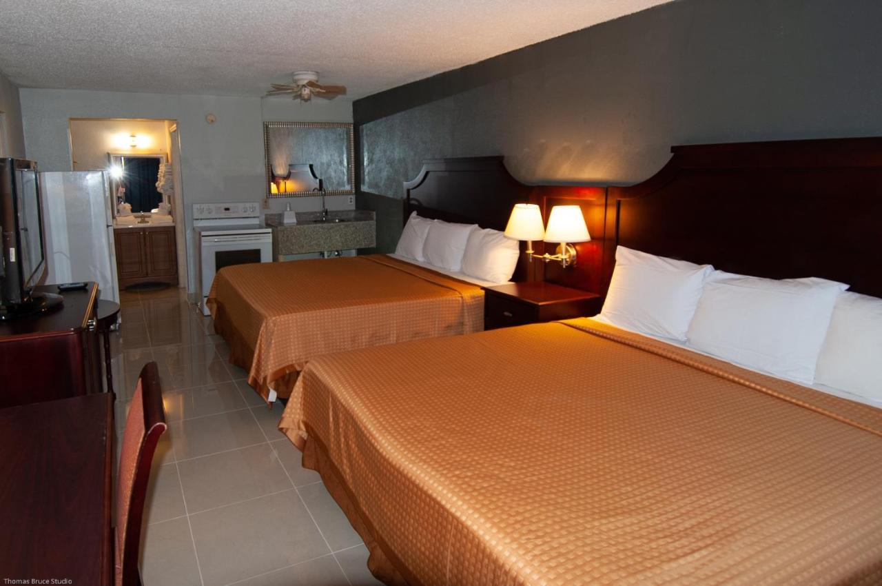 Express Inn & Suites - 5 Miles From St Petersburg Clearwater Airport Εξωτερικό φωτογραφία
